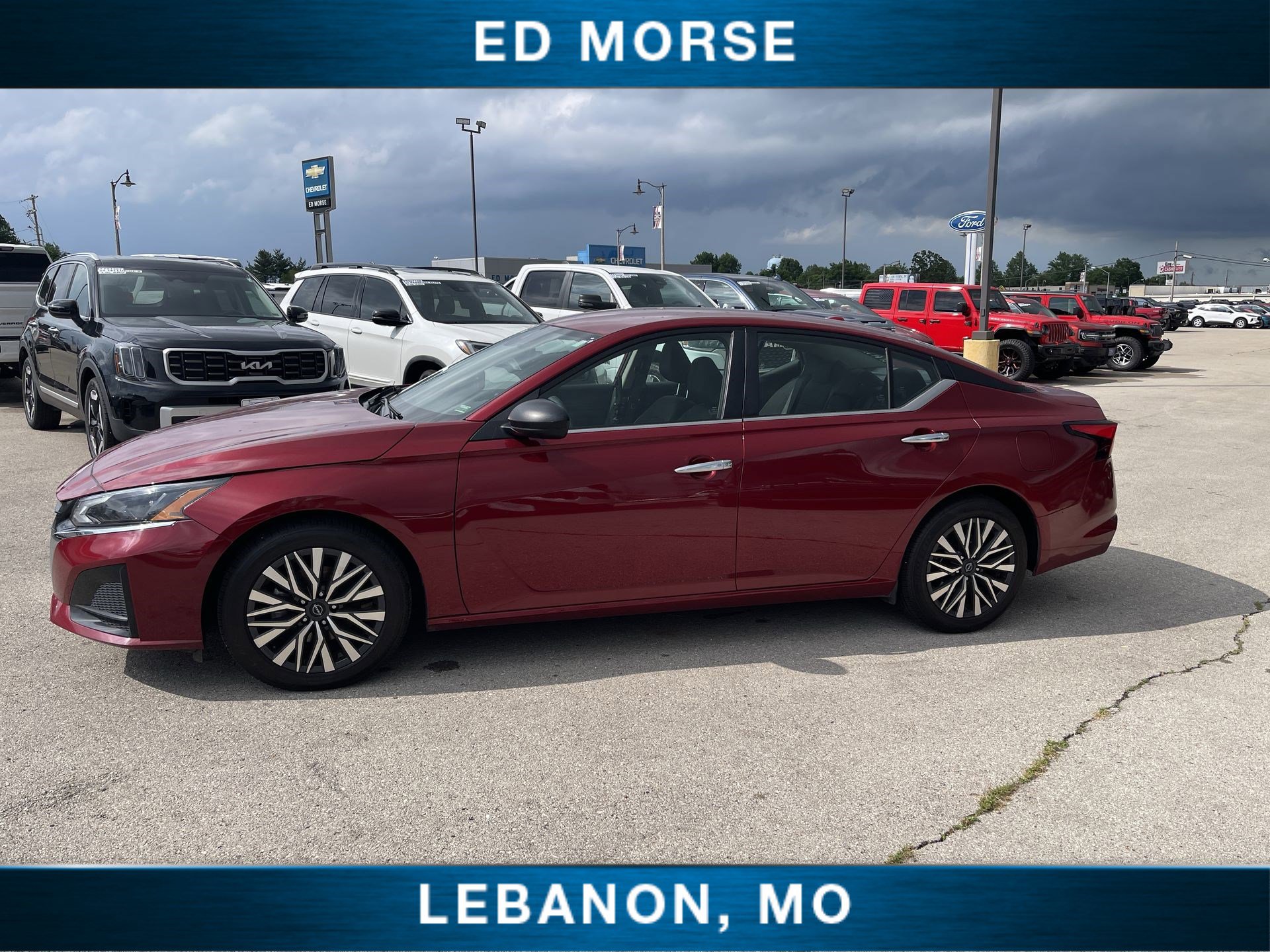 Used 2025 Nissan Altima 2.5 SV FWD image 10