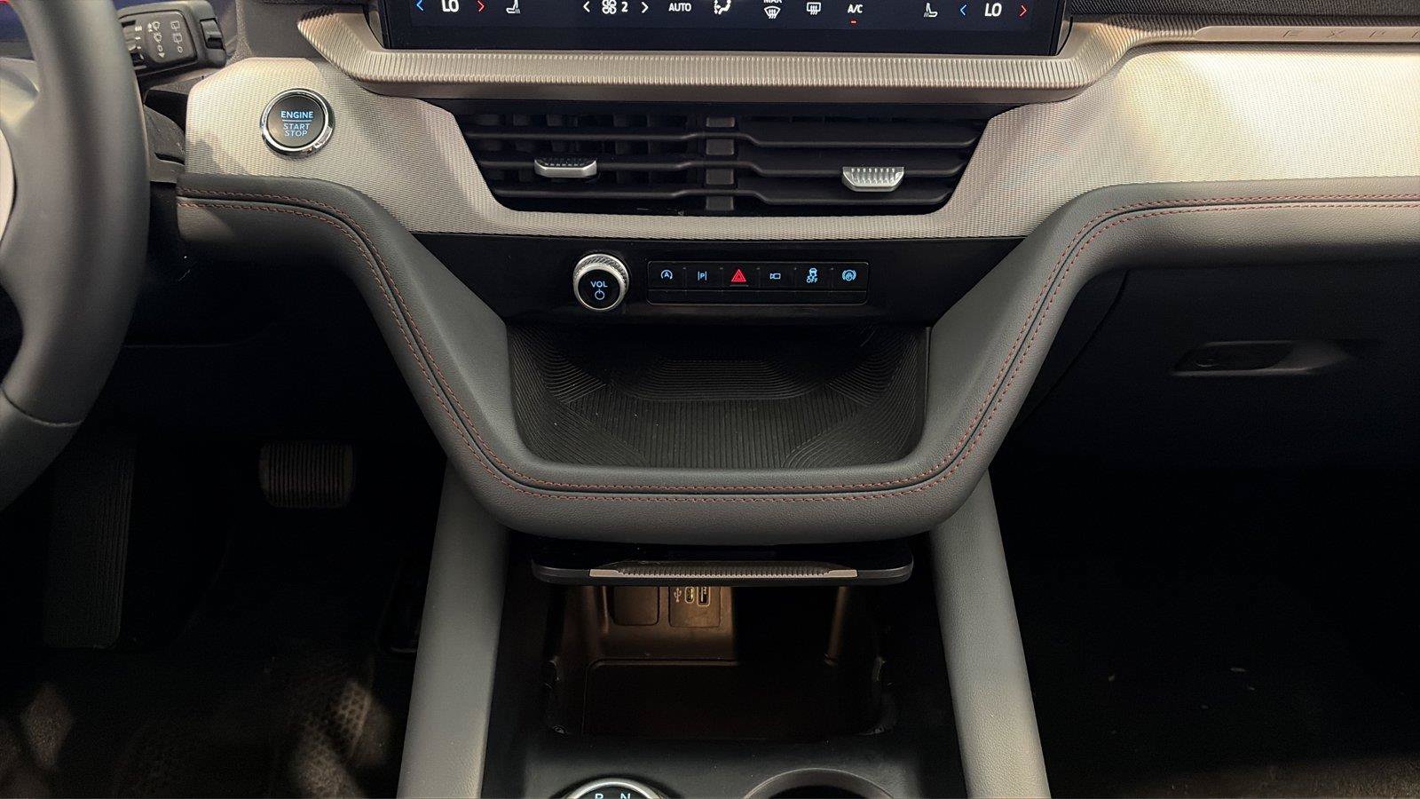 Certified 2025 Ford Explorer Active RWD image 26