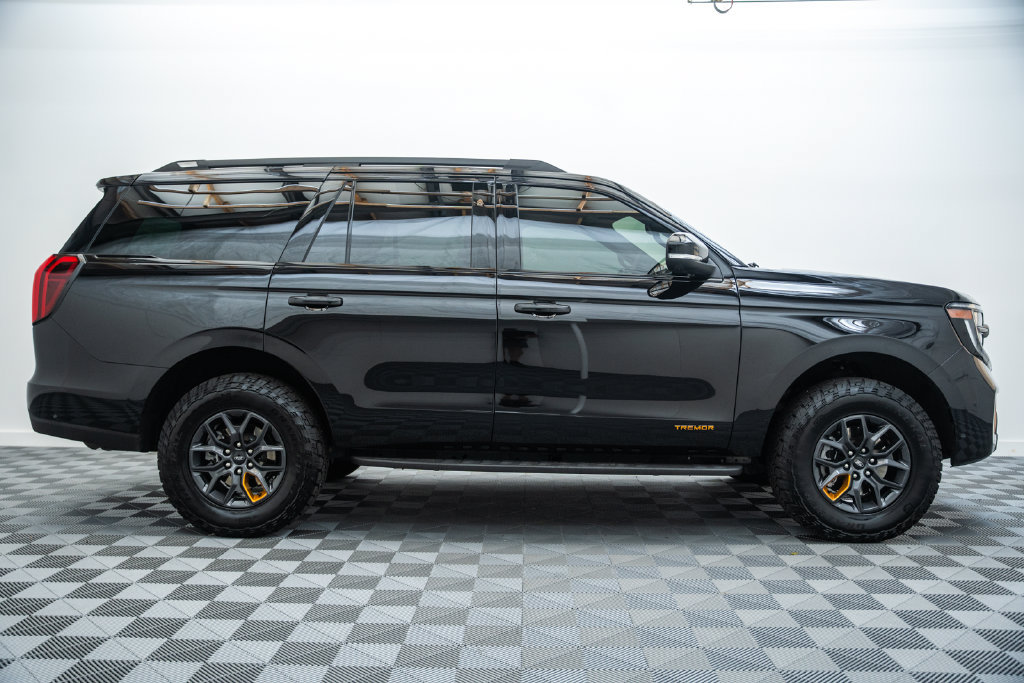 Certified 2025 Ford Expedition Tremor AWD/4WD image 4