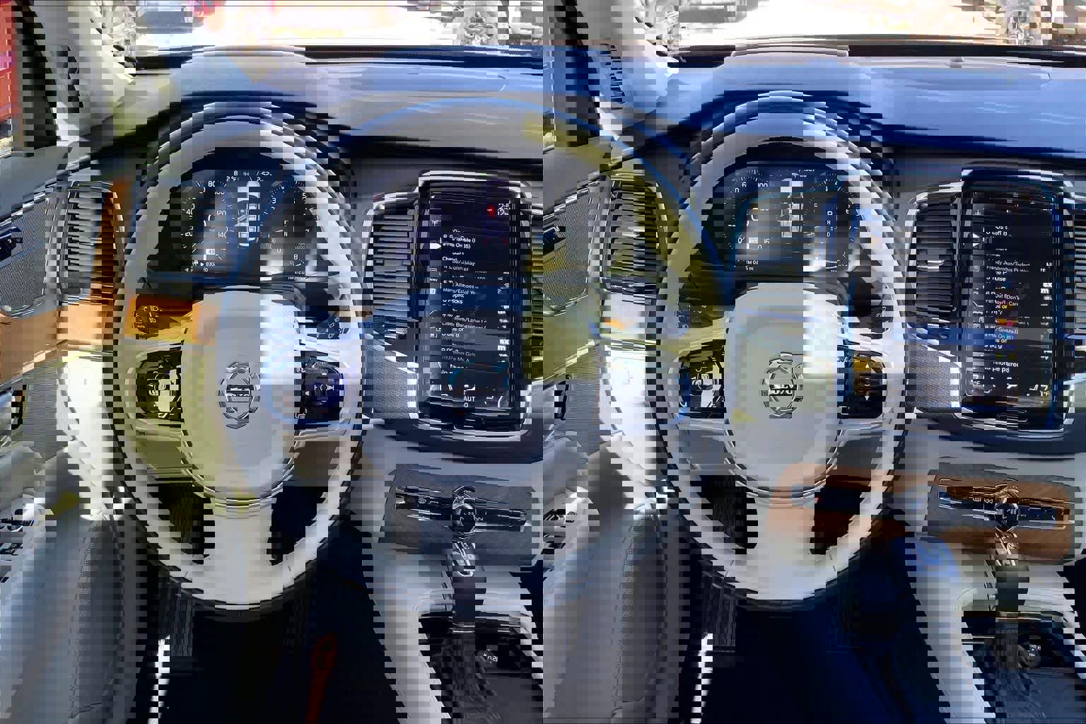 Used 2022 Volvo XC90 T6 Momentum w/ Advanced Package image 8