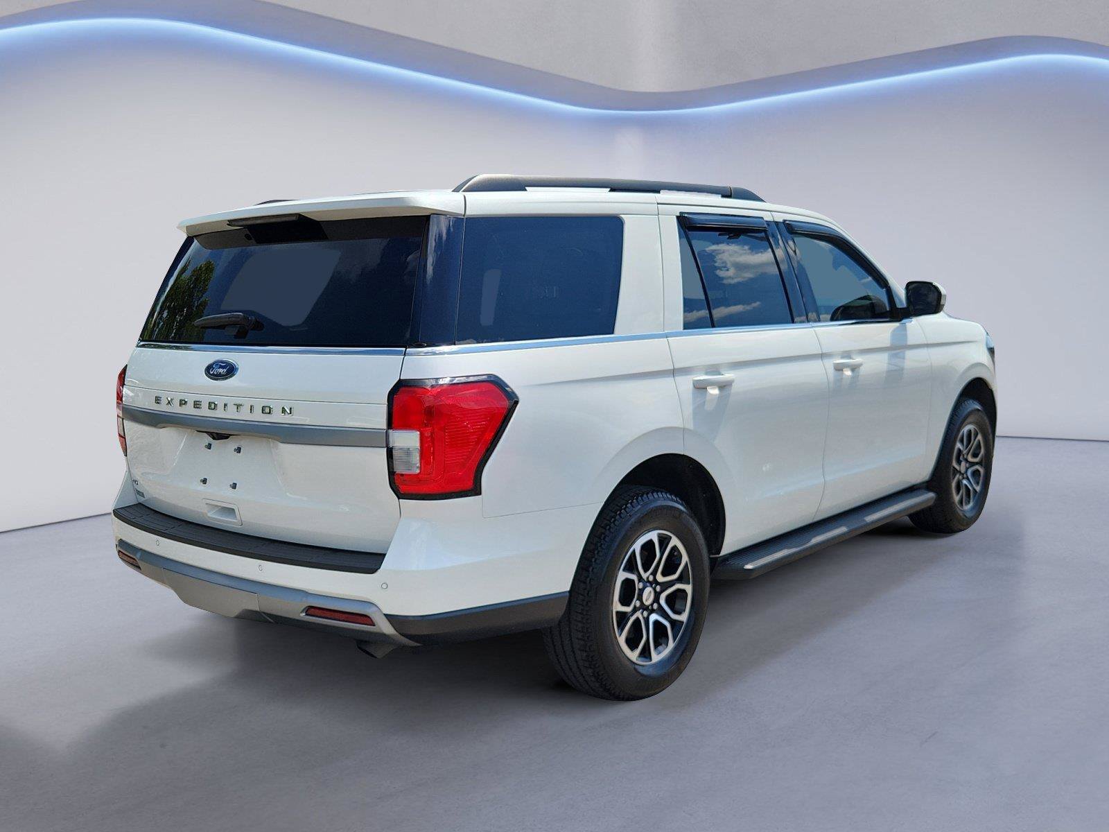 Certified 2024 Ford Expedition XLT AWD/4WD image 3