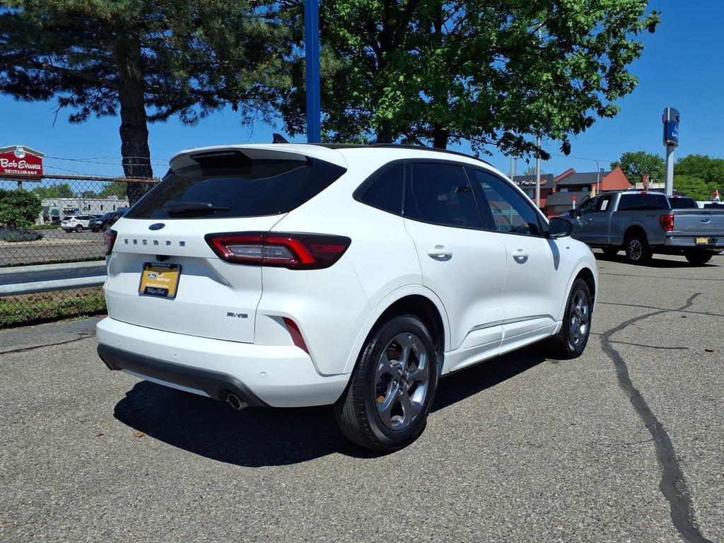 Certified 2024 Ford Escape ST-Line w/ Tech Pack #1 AWD/4WD image 6