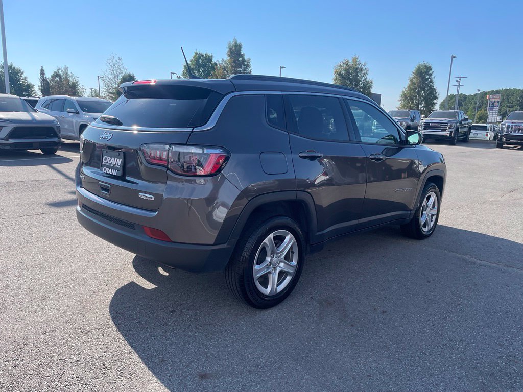 Used 2024 Jeep Compass Latitude AWD/4WD image 6