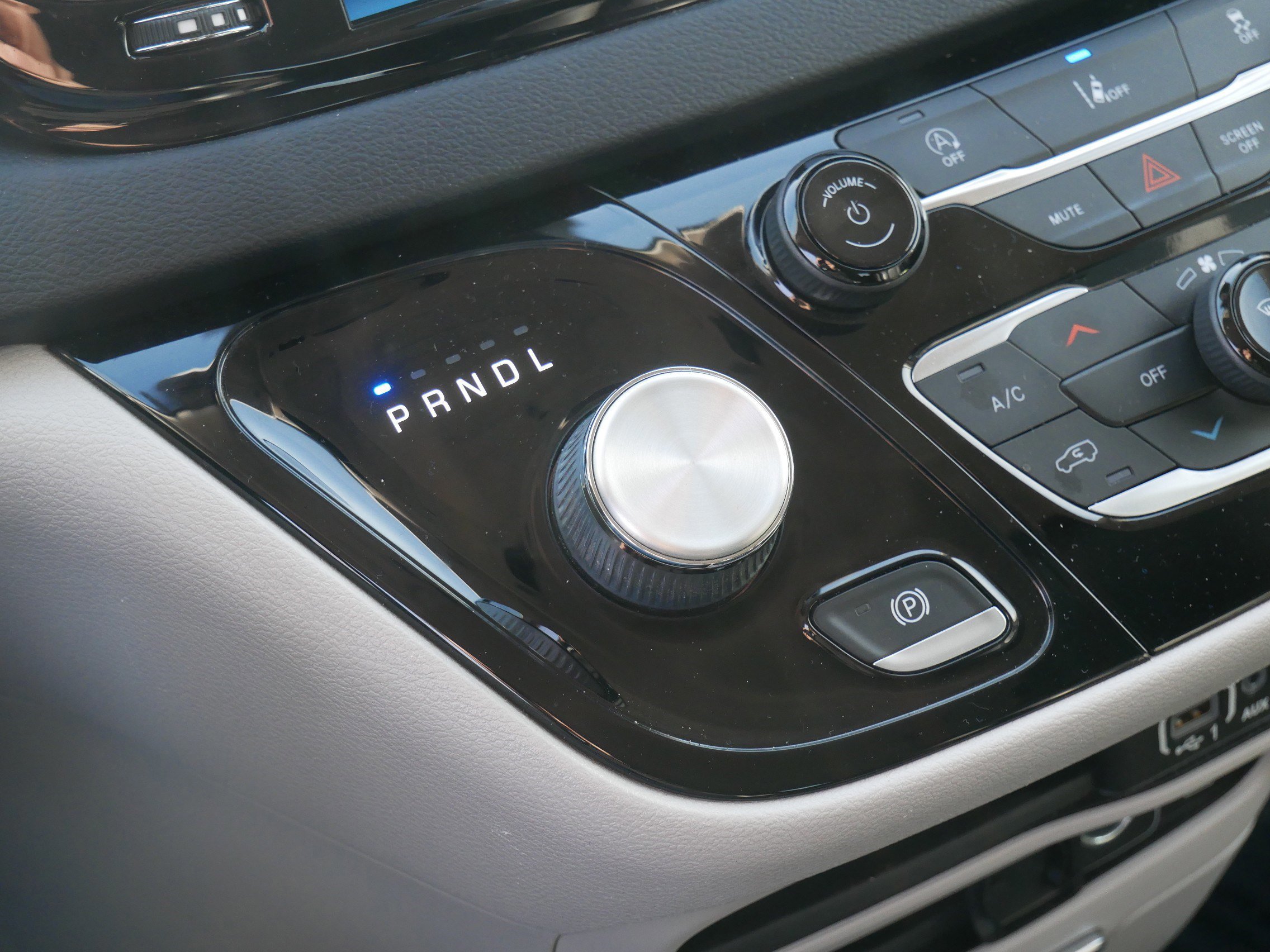 Used 2022 Chrysler Pacifica Touring-L image 24