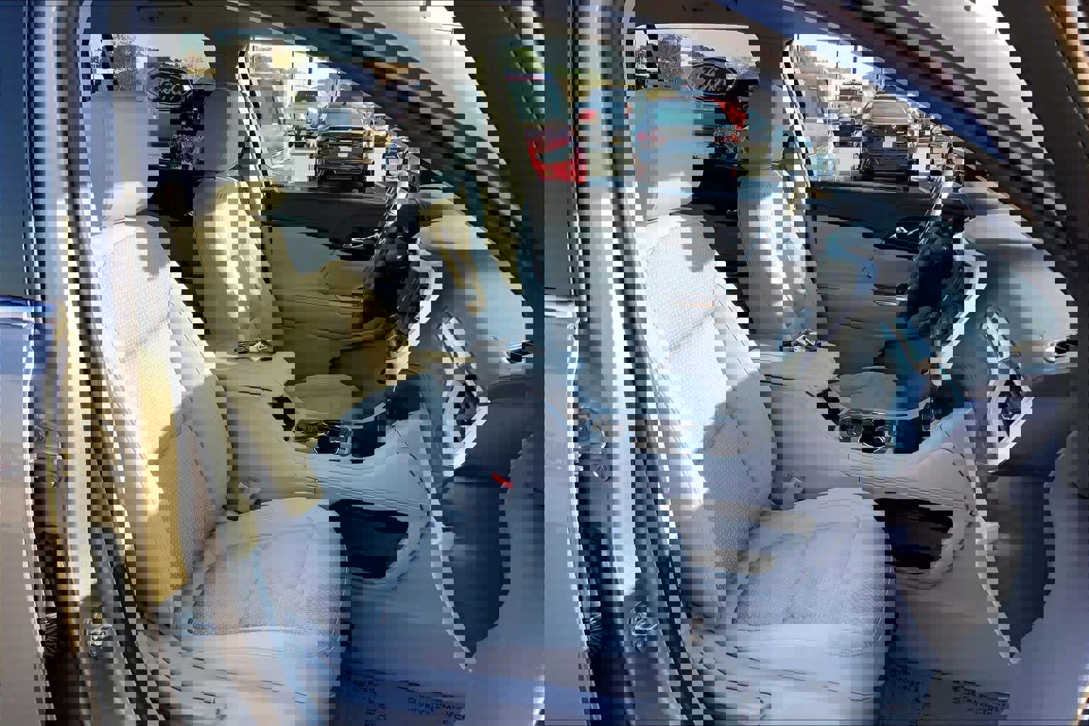 Used 2023 GMC Acadia SLE w/ Driver Convenience Package image 11