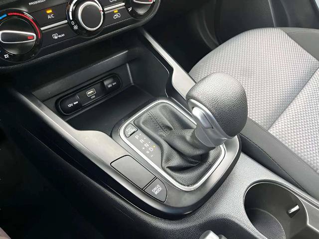 Used 2025 Kia Soul LX w/ LX Technology Package FWD image 27
