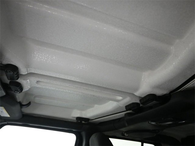 Used 2021 Jeep Gladiator Overland w/ Cold Weather Group image 11