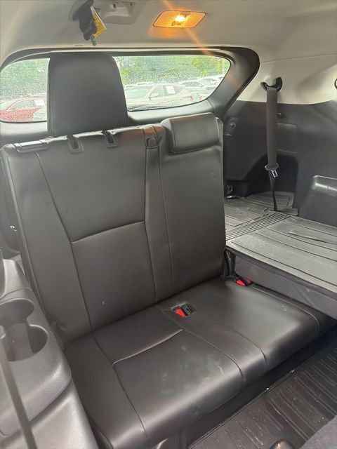 Used 2024 Toyota Highlander XLE AWD/4WD image 37