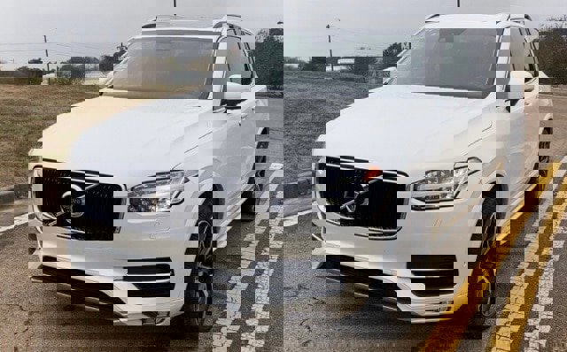 Used 2019 Volvo XC90 T6 Momentum w/ Advanced Package image 3