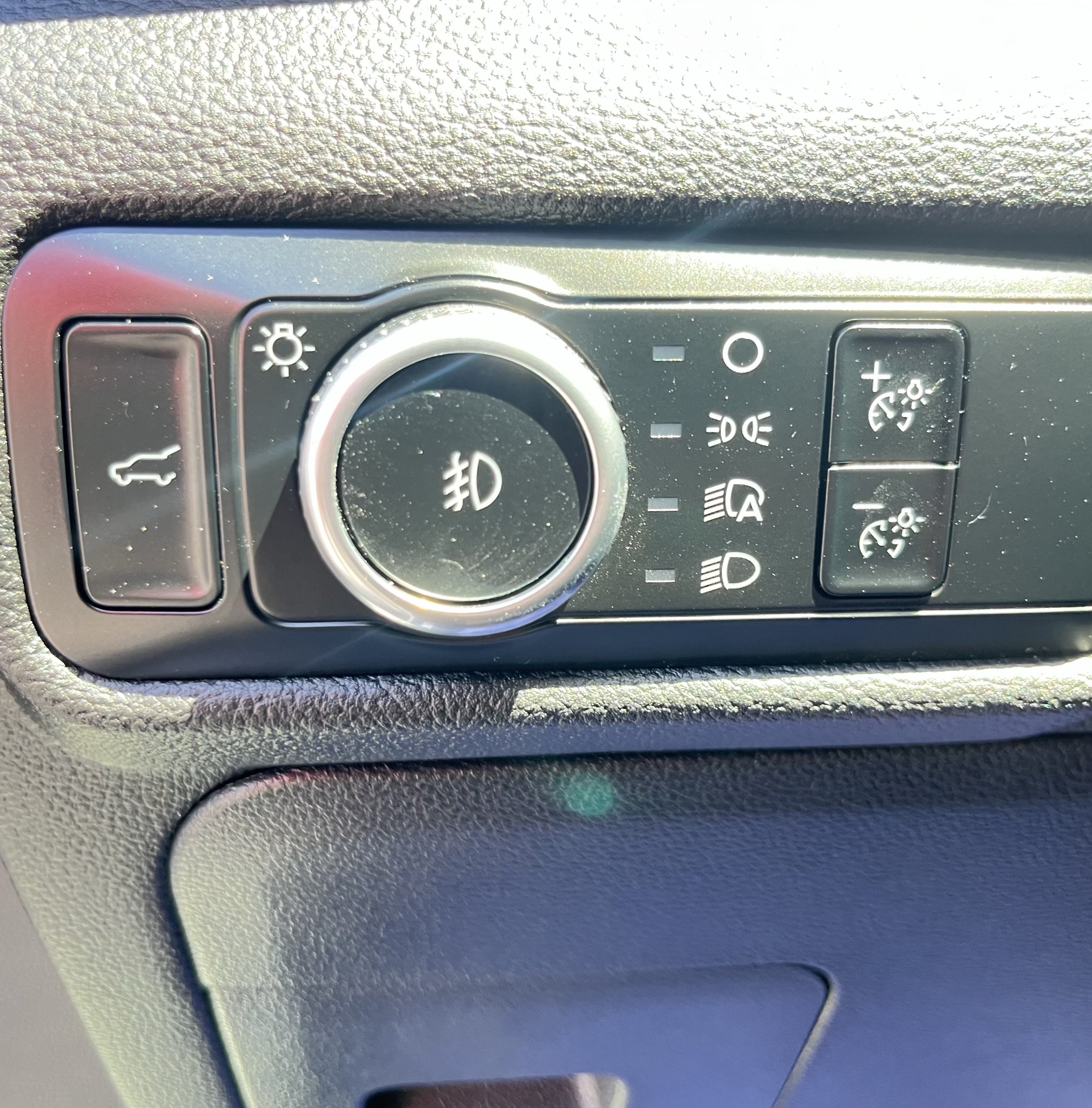 Certified 2024 Ford Explorer Limited w/ Limited Technology Package AWD/4WD image 19