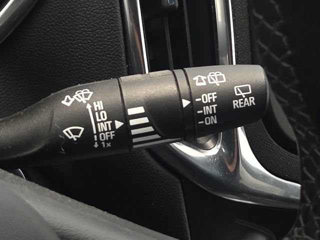 Used 2024 Chevrolet Equinox LT FWD image 41