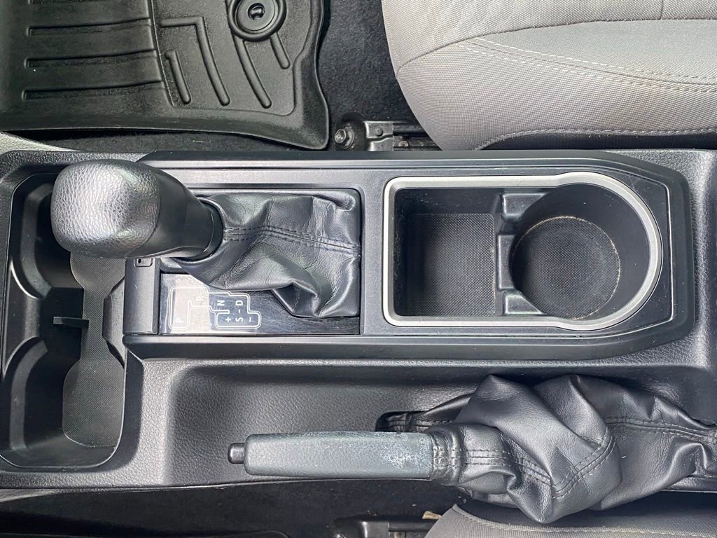 Used 2020 Toyota Tacoma SR w/ SR Convenience Package RWD image 18