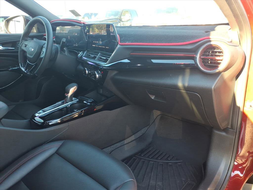 Used 2024 Chevrolet Trax RS image 10