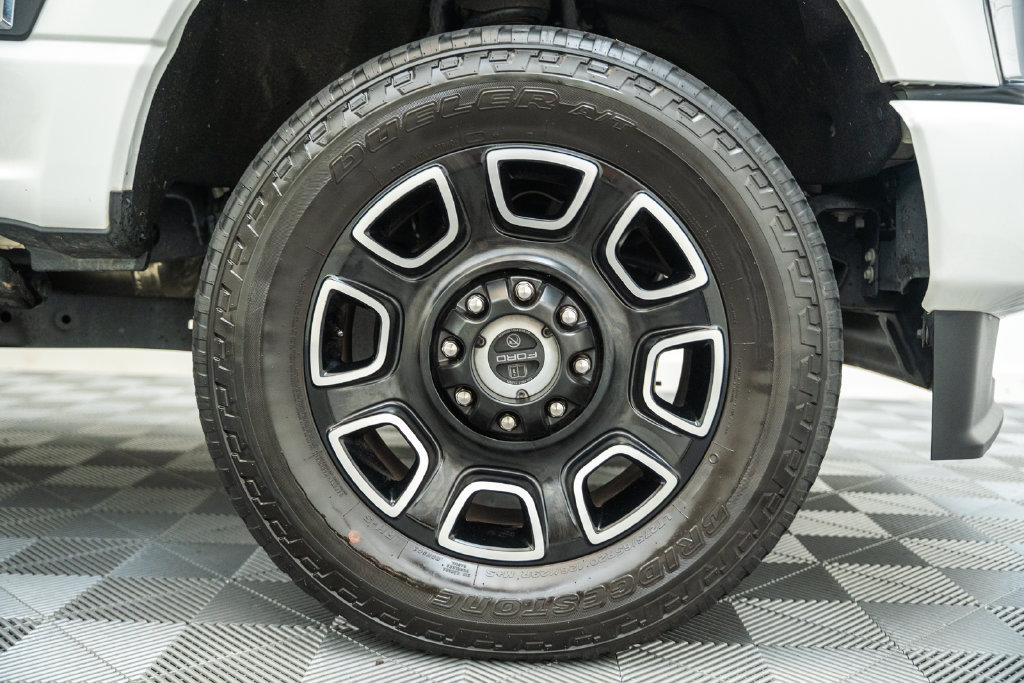 Certified 2024 Ford F250 Platinum w/ FX4 Off-Road Package AWD/4WD image 22