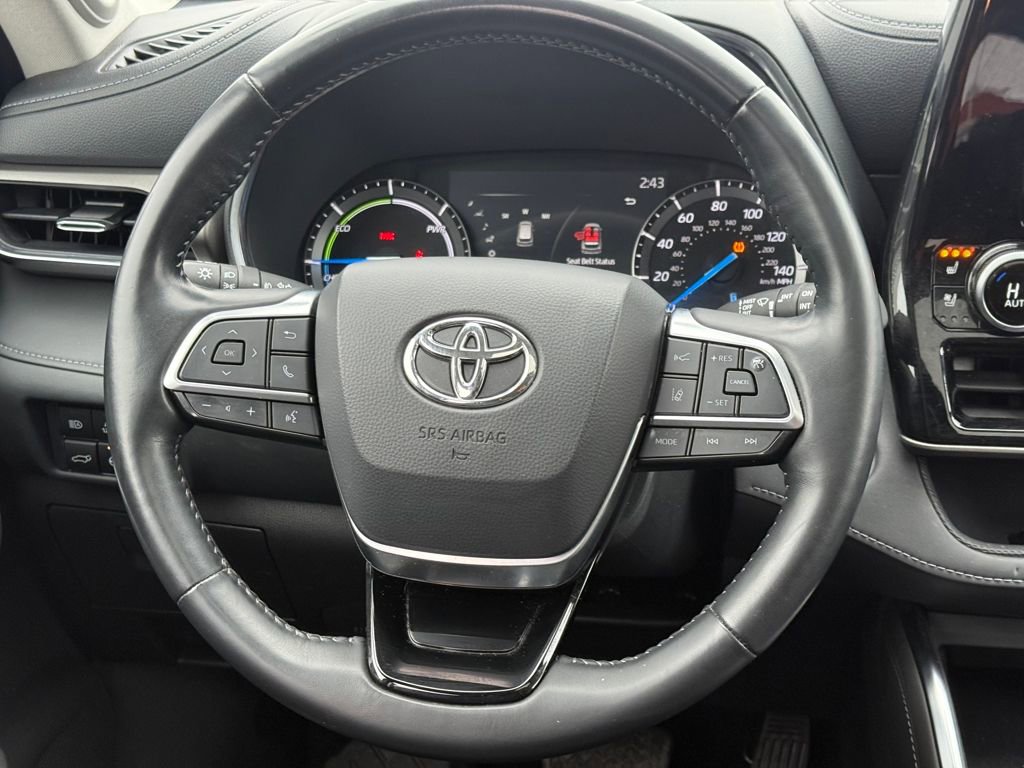 Used 2021 Toyota Highlander Limited image 15