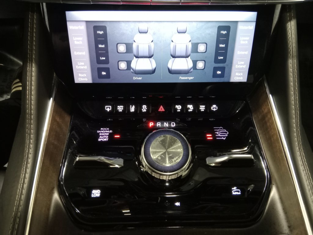 Used 2022 Jeep Grand Wagoneer Series I AWD/4WD image 23