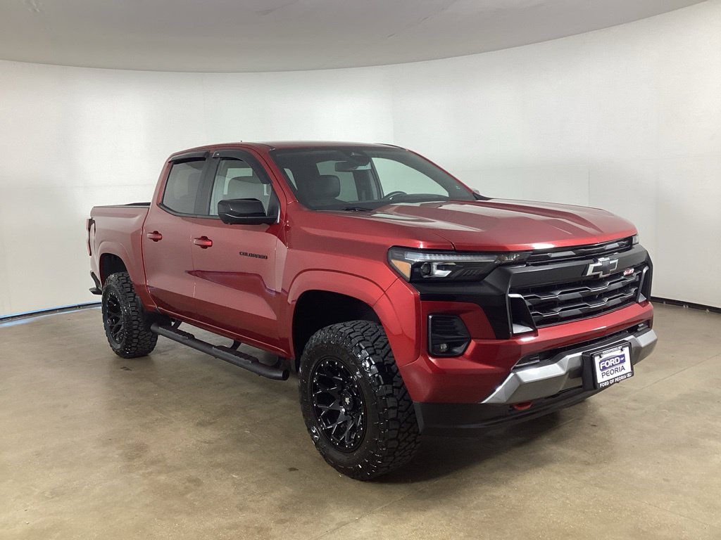 Used 2026 Chevrolet Colorado Z71 w/ Technology Package AWD/4WD image 3