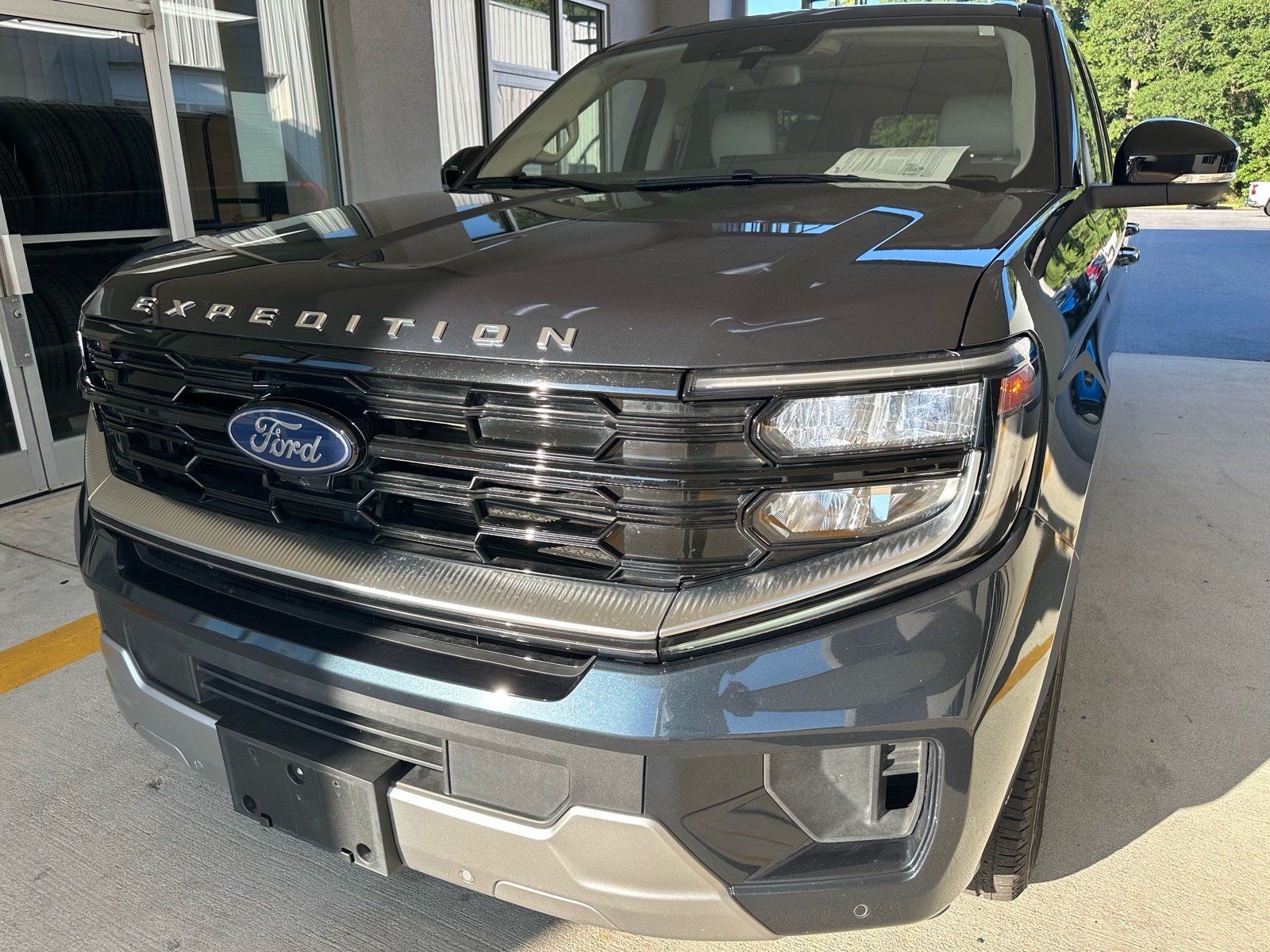 Certified 2025 Ford Expedition Max Platinum w/ Driver's Package AWD/4WD image 2