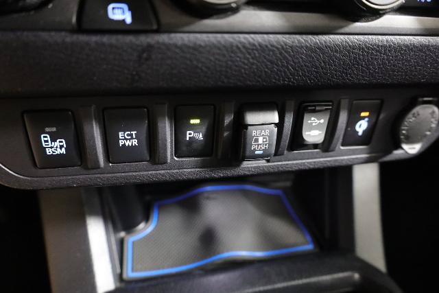Used 2019 Toyota Tacoma TRD Sport AWD/4WD image 22