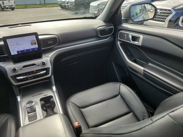 Certified 2023 Ford Explorer XLT w/ Equipment Group 202A RWD image 22