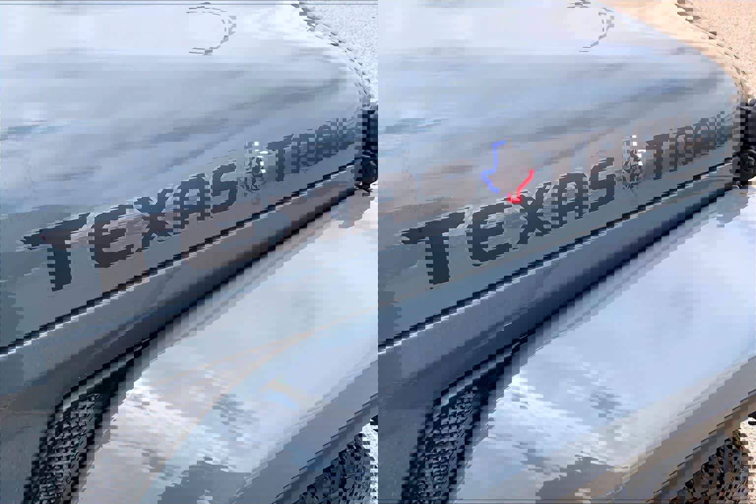 Used 2025 Jeep Gladiator Sport image 10