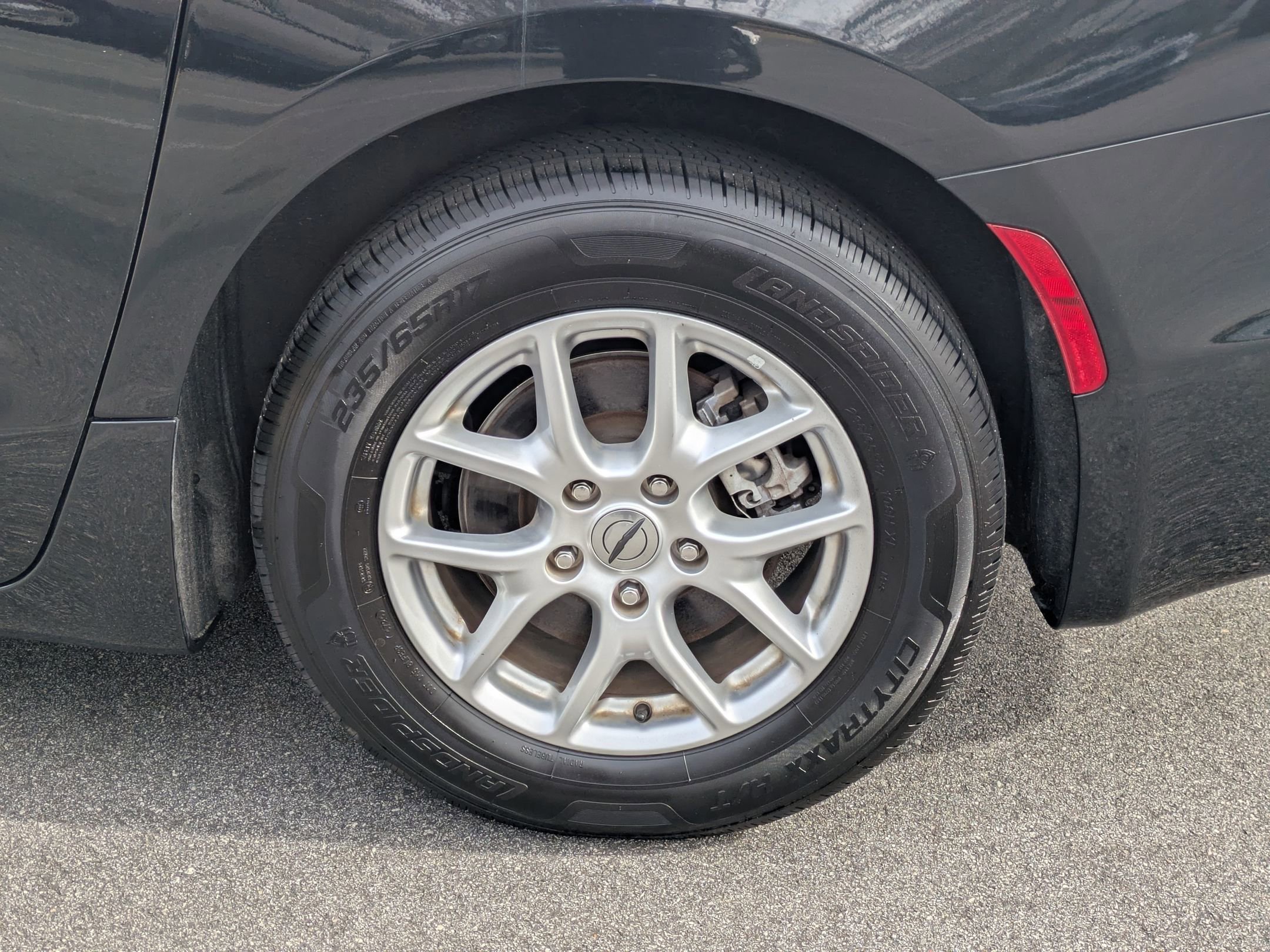 Used 2023 Chrysler Pacifica Touring-L image 8