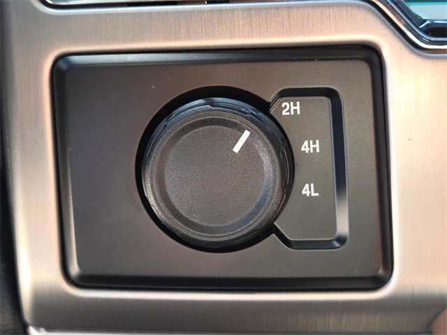 Certified 2022 Ford F450 Platinum w/ FX4 Off-Road Package image 23