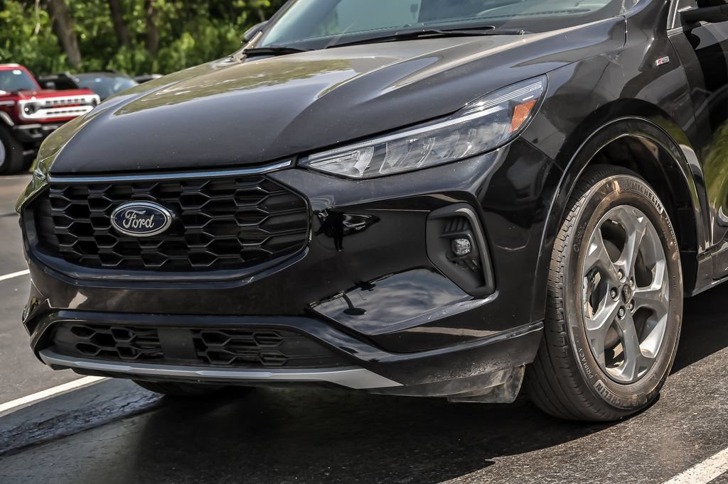 Certified 2023 Ford Escape ST-Line Select w/ Tech Pack #1 AWD/4WD image 6