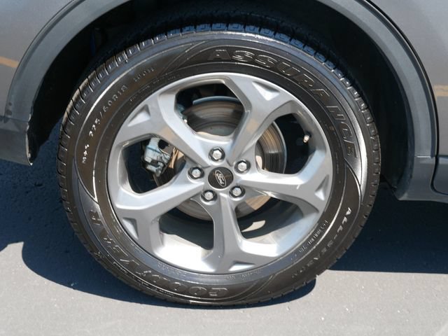 Certified 2025 Ford Escape ST-Line AWD/4WD image 5