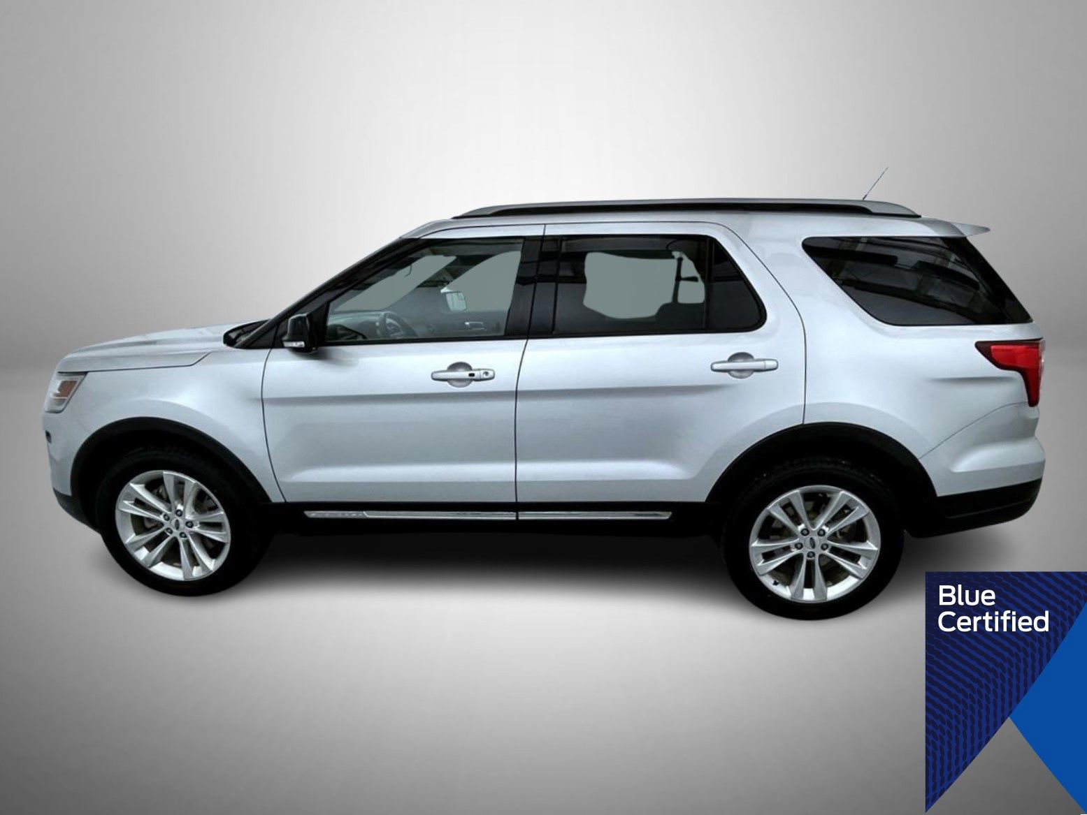 Certified 2018 Ford Explorer XLT w/ Equipment Group 202A image 2