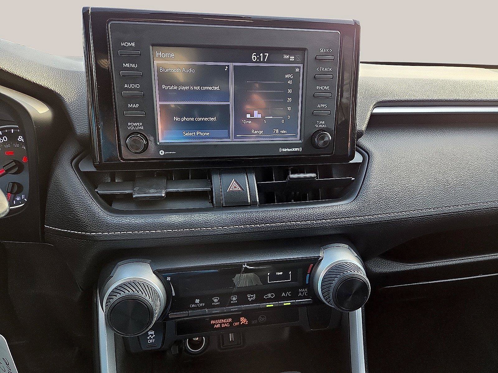 Used 2021 Toyota RAV4 LE FWD image 17