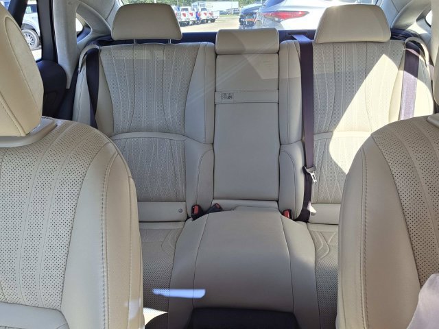 Used 2018 Lexus LS 500 w/ Interior Upgrade Package RWD image 25