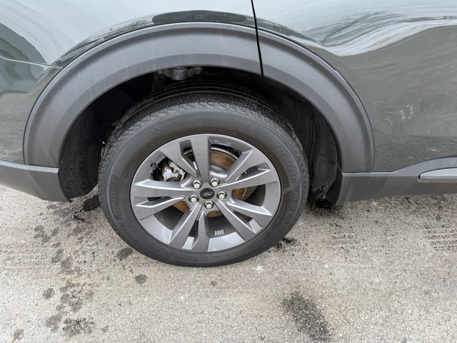 Certified 2022 Ford Explorer XLT w/ Equipment Group 202A image 25