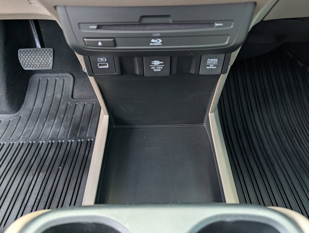 Used 2024 Honda Odyssey Touring image 13