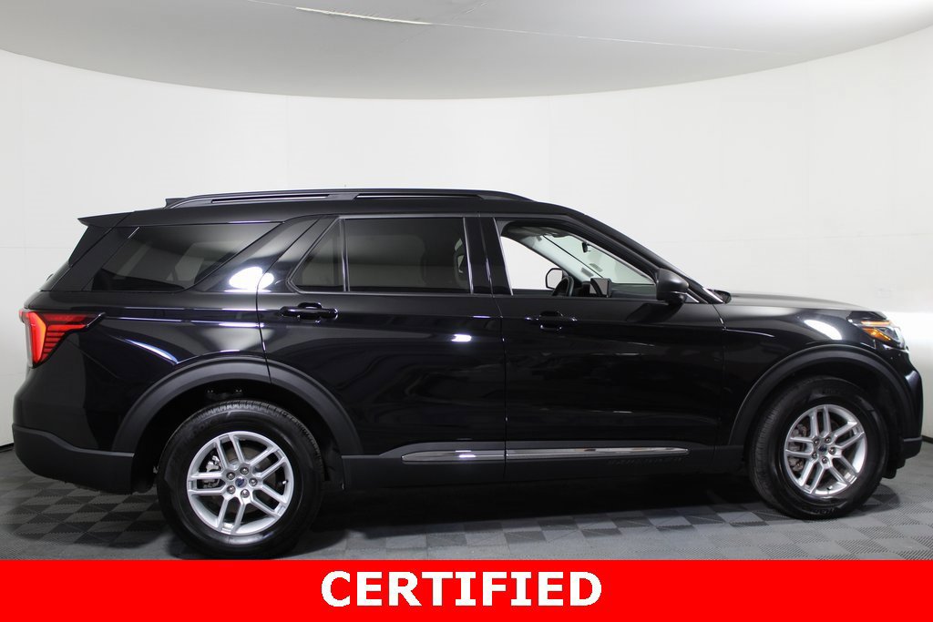 Certified 2025 Ford Explorer Active image 4