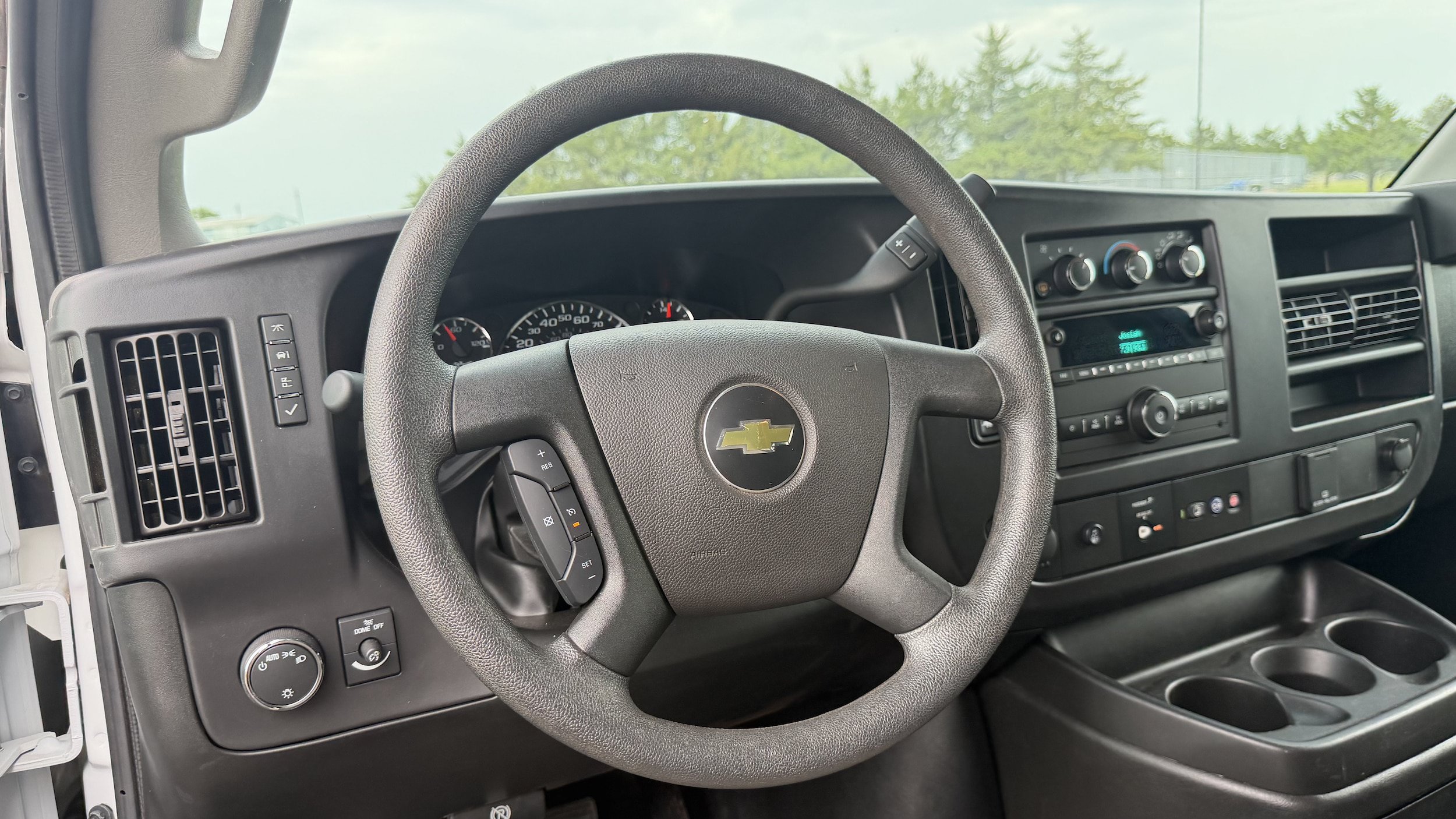 Used 2024 Chevrolet Express 3500 LS RWD image 30