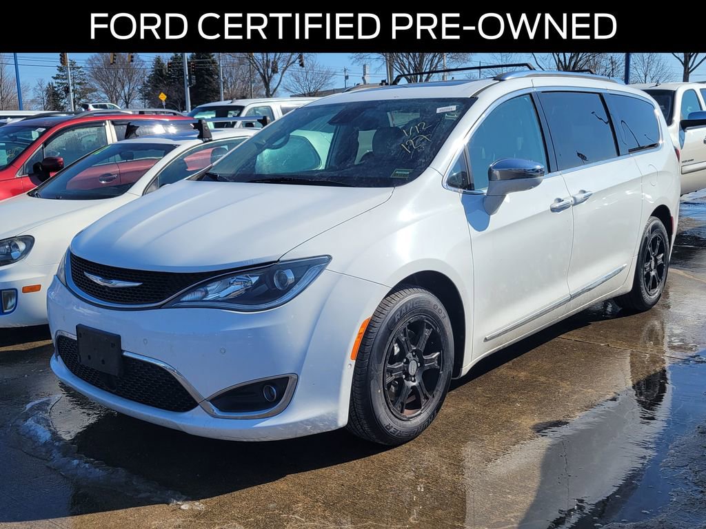 Used 2017 Chrysler Pacifica Limited video 2