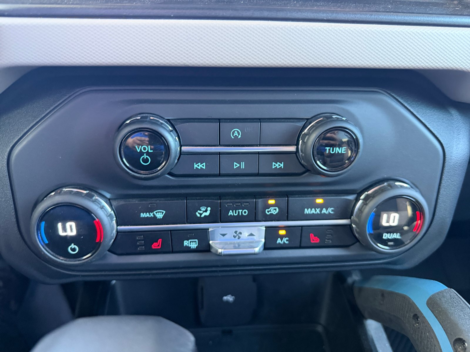 Certified 2023 Ford Bronco Wildtrak AWD/4WD image 24