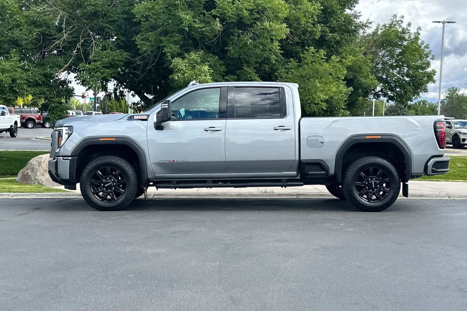 Used 2026 GMC Sierra 3500 AT4 AWD/4WD image 5