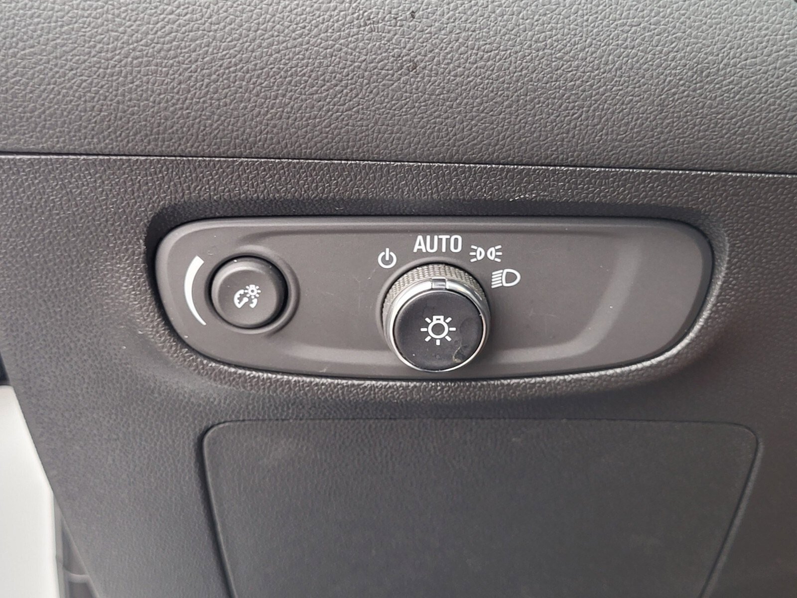 Used 2025 Buick Encore GX Preferred FWD image 23