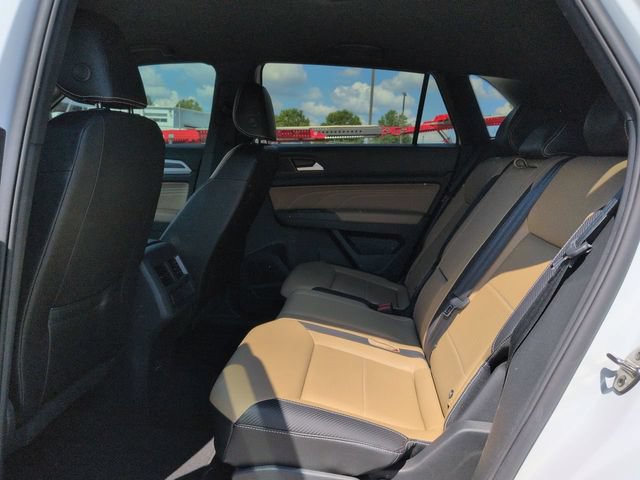 Used 2021 Volkswagen Atlas Cross Sport SE w/ V6 Towing Package FWD image 16