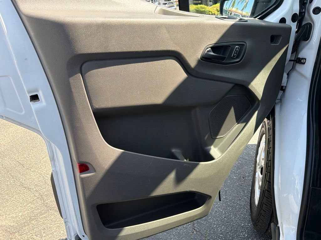 Certified 2022 Ford Transit 350 XLT RWD image 25