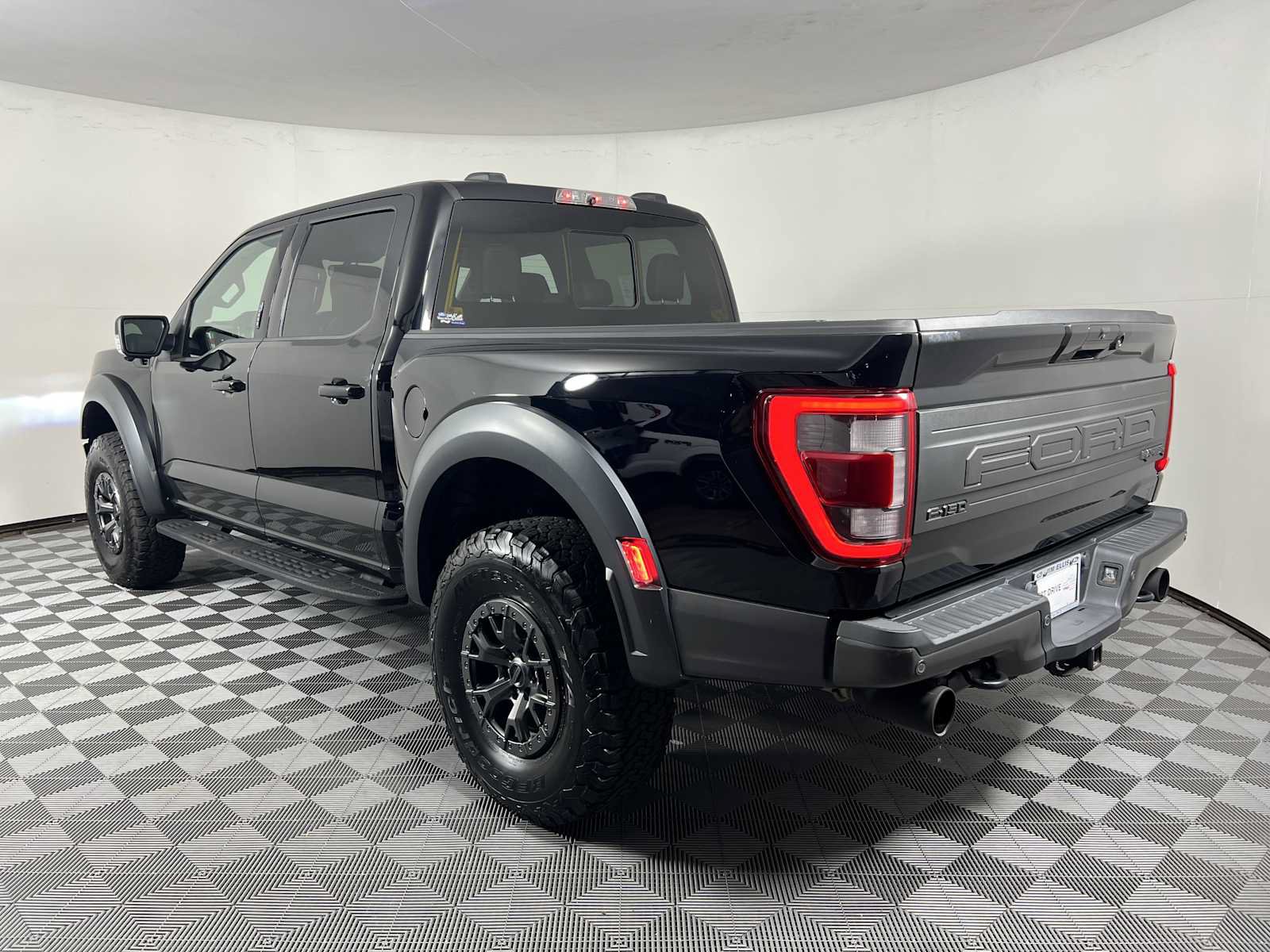 Certified 2022 Ford F150 Raptor w/ Raptor 37 Performance Package AWD/4WD image 5