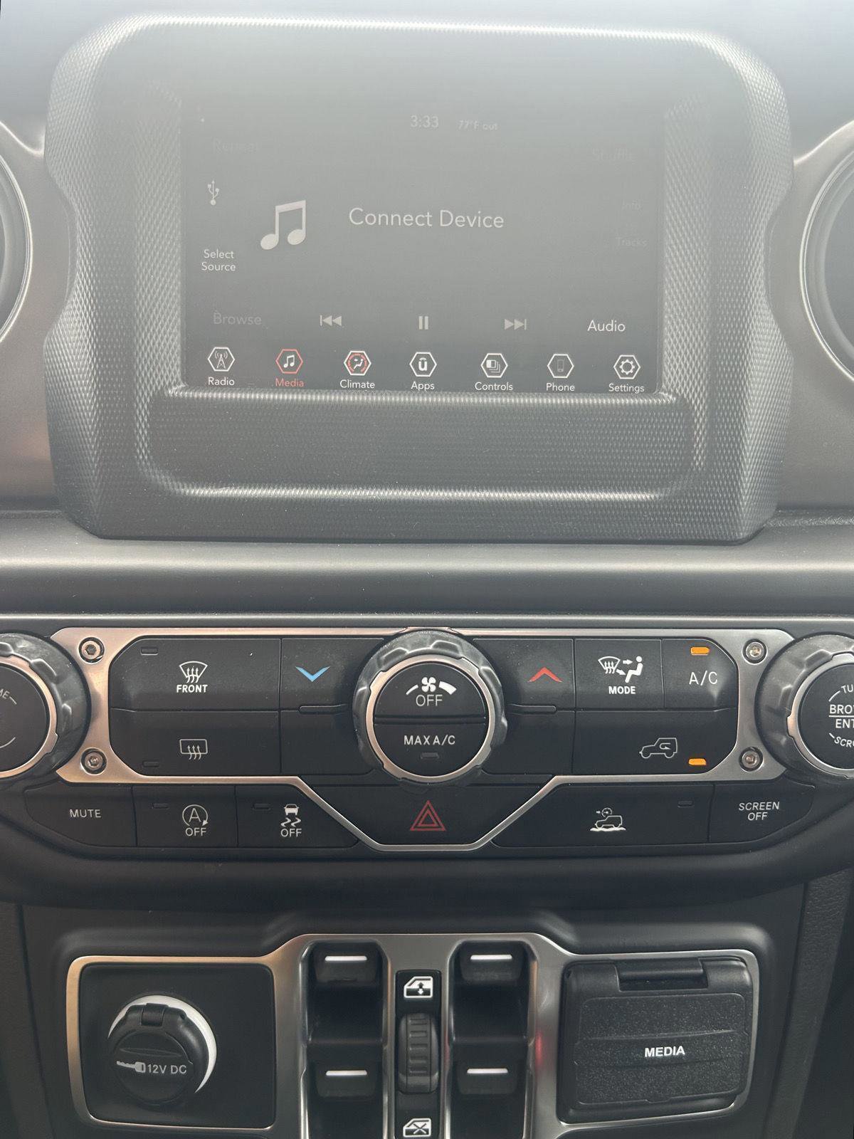 Used 2023 Jeep Gladiator Sport image 16