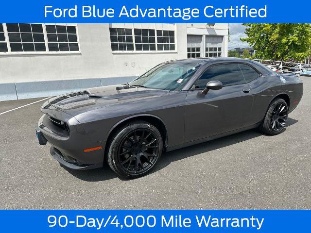 Used 2018 Dodge Challenger SXT RWD image 3