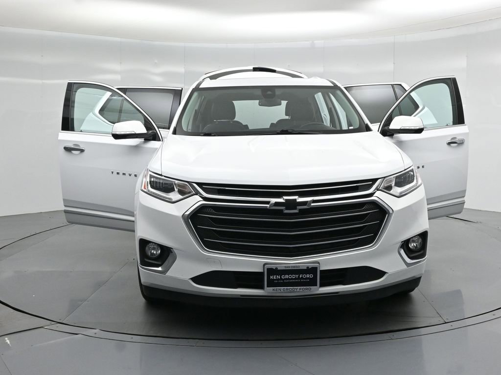 Used 2018 Chevrolet Traverse Premier w/ Driver Confidence II Package FWD image 31