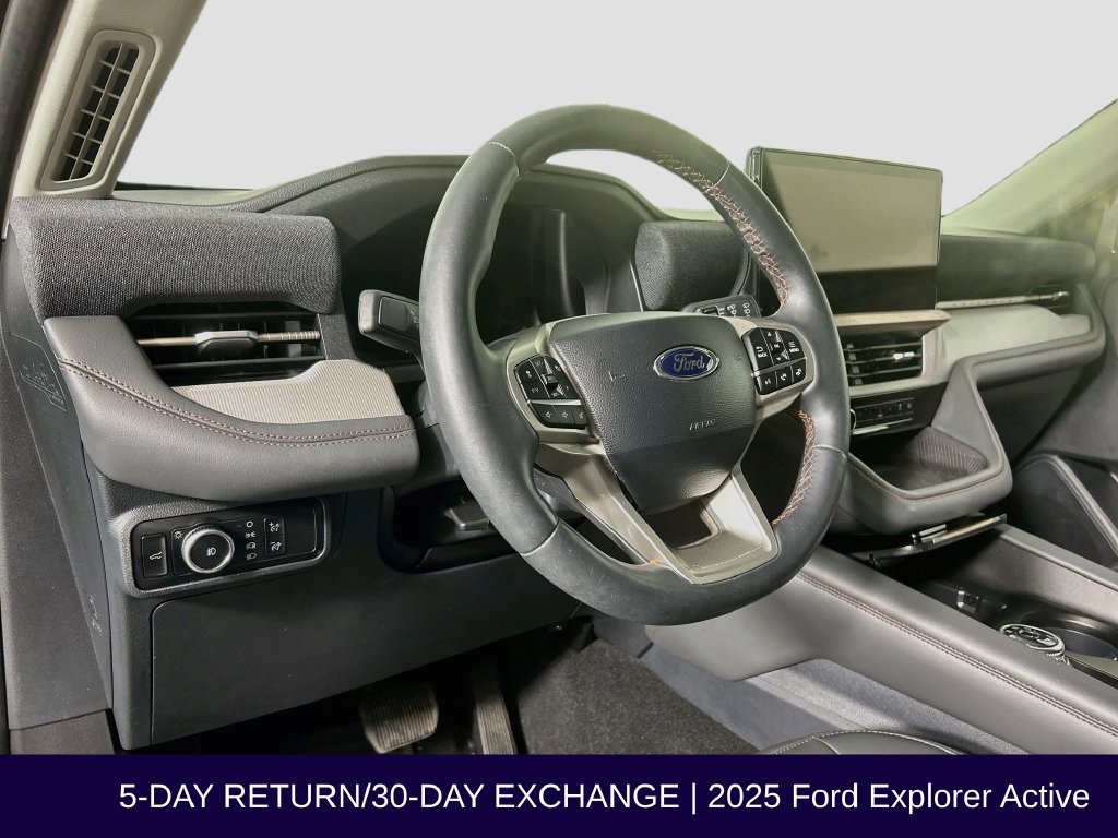 Certified 2025 Ford Explorer Active w/ Active Comfort Package AWD/4WD image 11