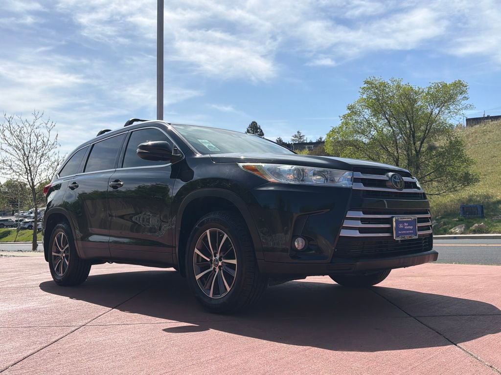 Used 2019 Toyota Highlander XLE AWD/4WD image 8
