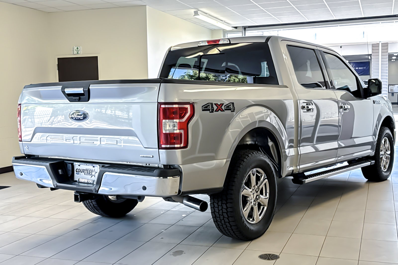 Certified 2020 Ford F150 XLT w/ Equipment Group 302A Luxury AWD/4WD image 4