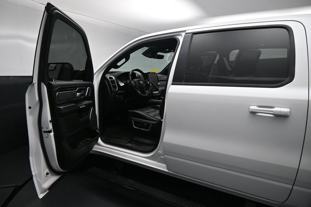 Used 2022 RAM 1500 Laramie AWD/4WD image 9